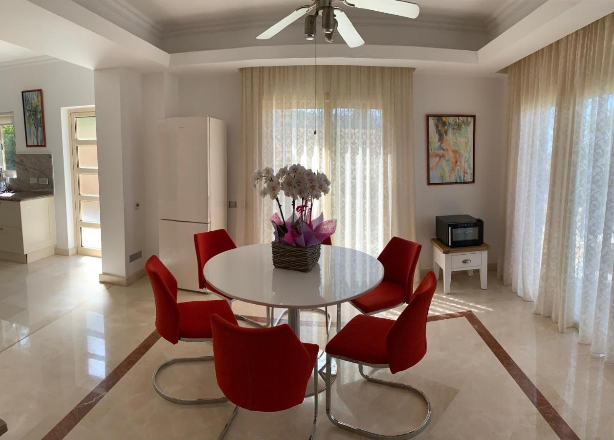 Beach Villa Olivia 尼奥克瑞奥 外观 照片