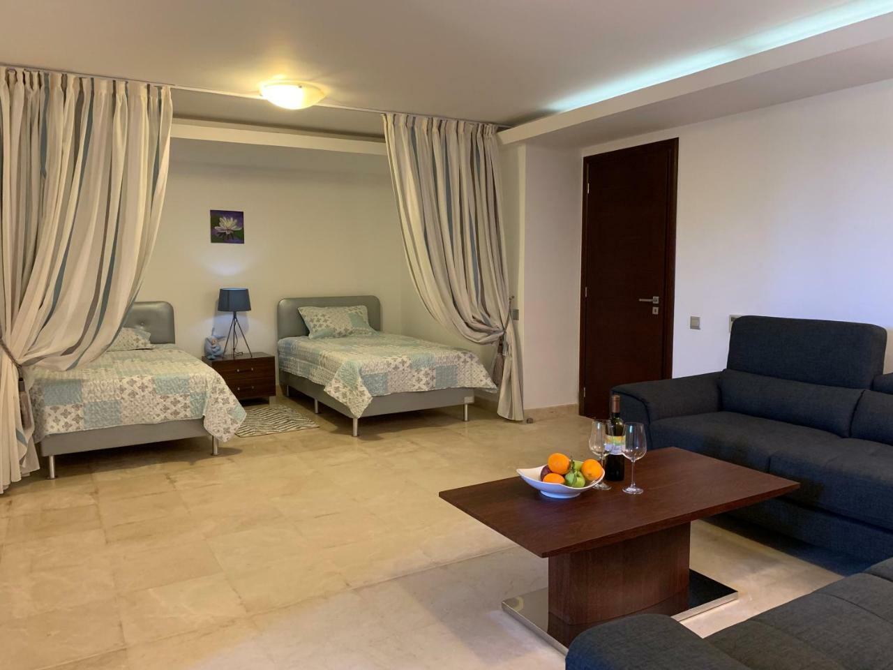 Beach Villa Olivia 尼奥克瑞奥 外观 照片